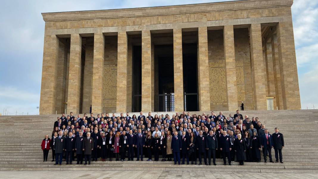 81 ilden öğretmenler akın etti: Başöğretmene kutlu ziyaret 1